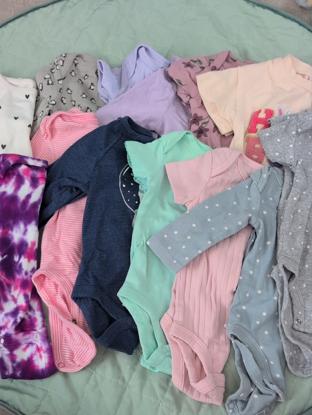 Lot 13 Mixed Baby Onesies Bundle  Size 0-3 Month Carter's, Gerber - Long & Short
